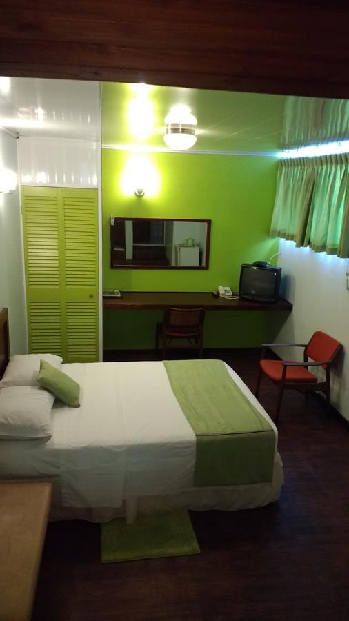 Monique'S Guest House Maraval Exterior photo